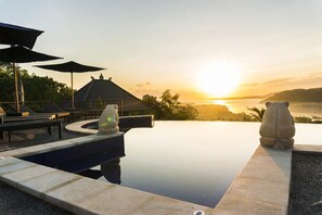 Outdoor pool, pool loungers
