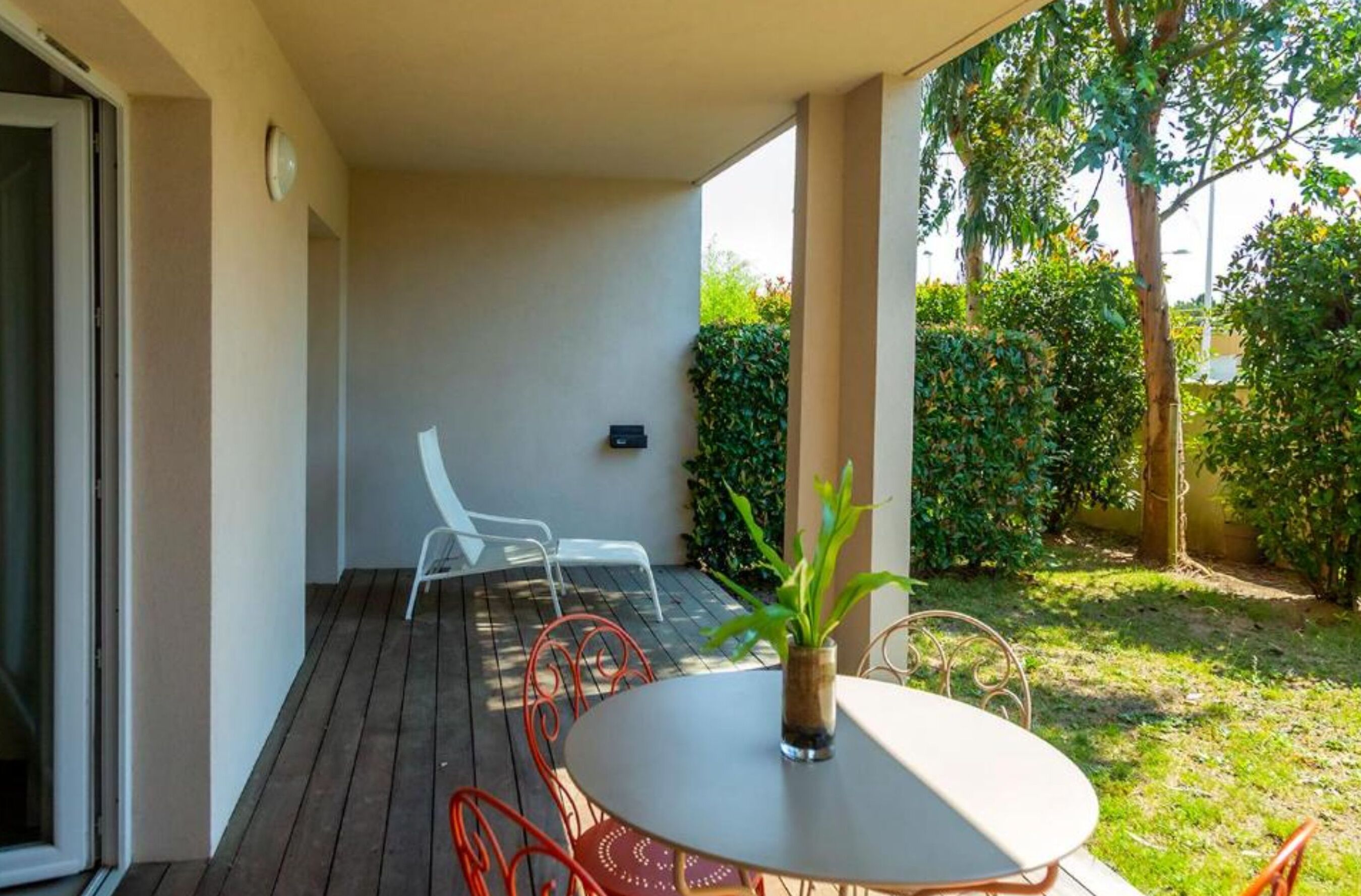 Suite familiar, vista al jardín | Vista desde la habitación