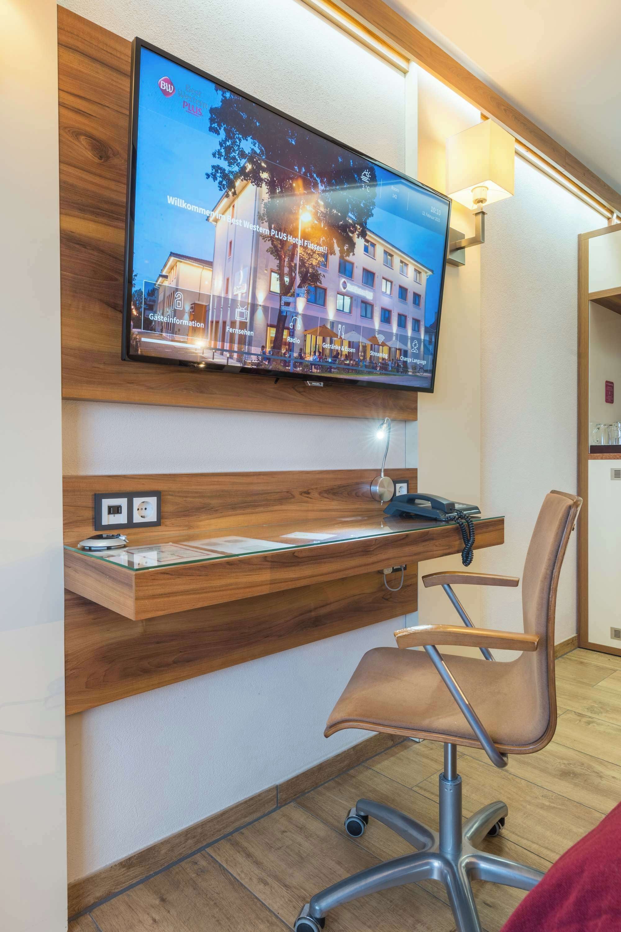 1 bedroom, hypo-allergenic bedding, down duvets, minibar