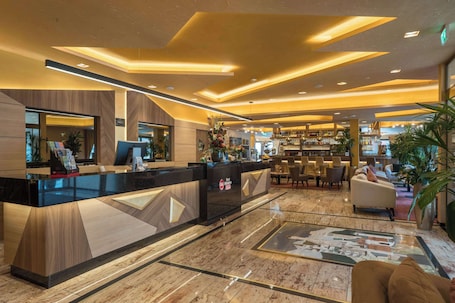 Lobby. Best Western Plus Hotel Fuessen