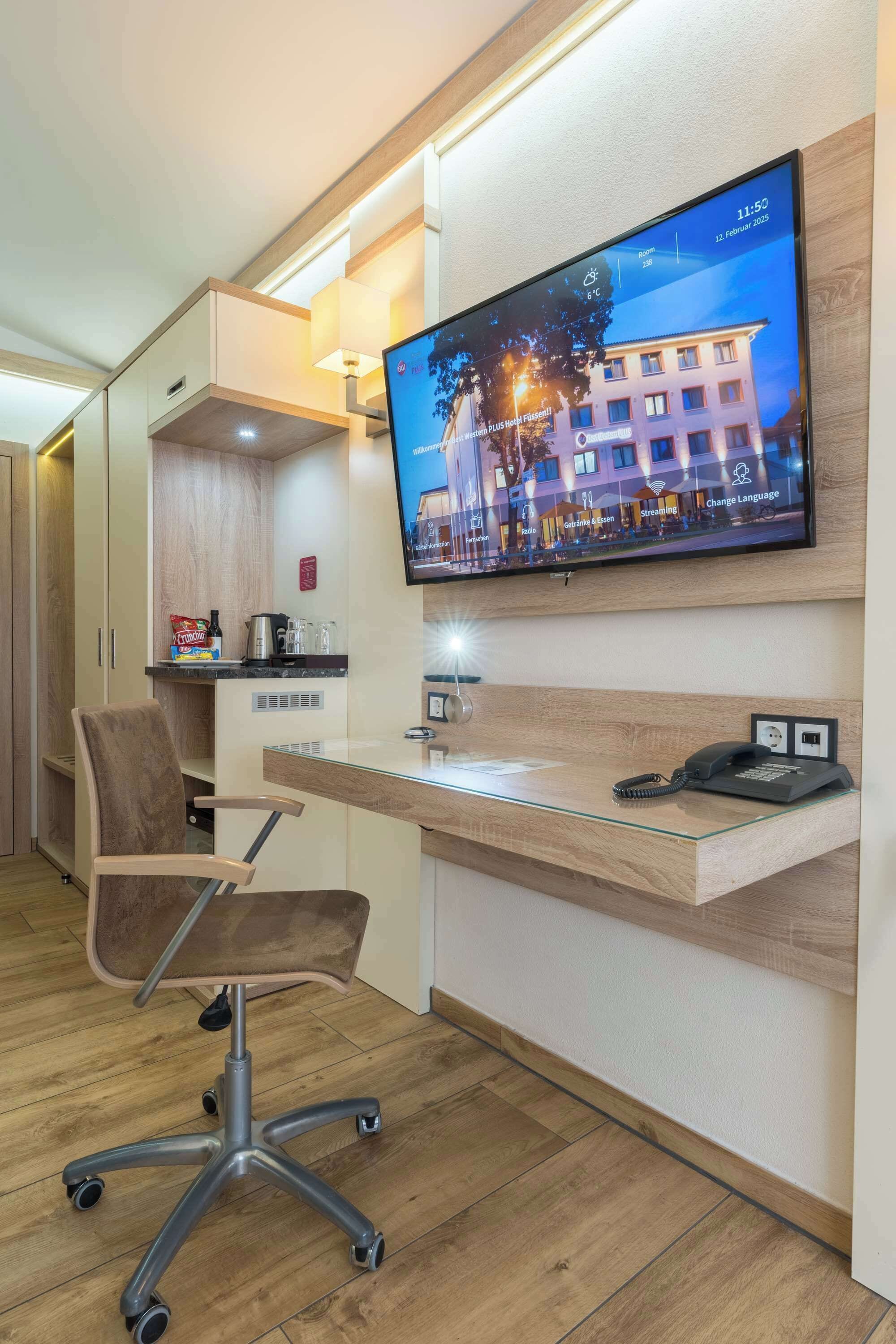 1 bedroom, hypo-allergenic bedding, down duvets, minibar