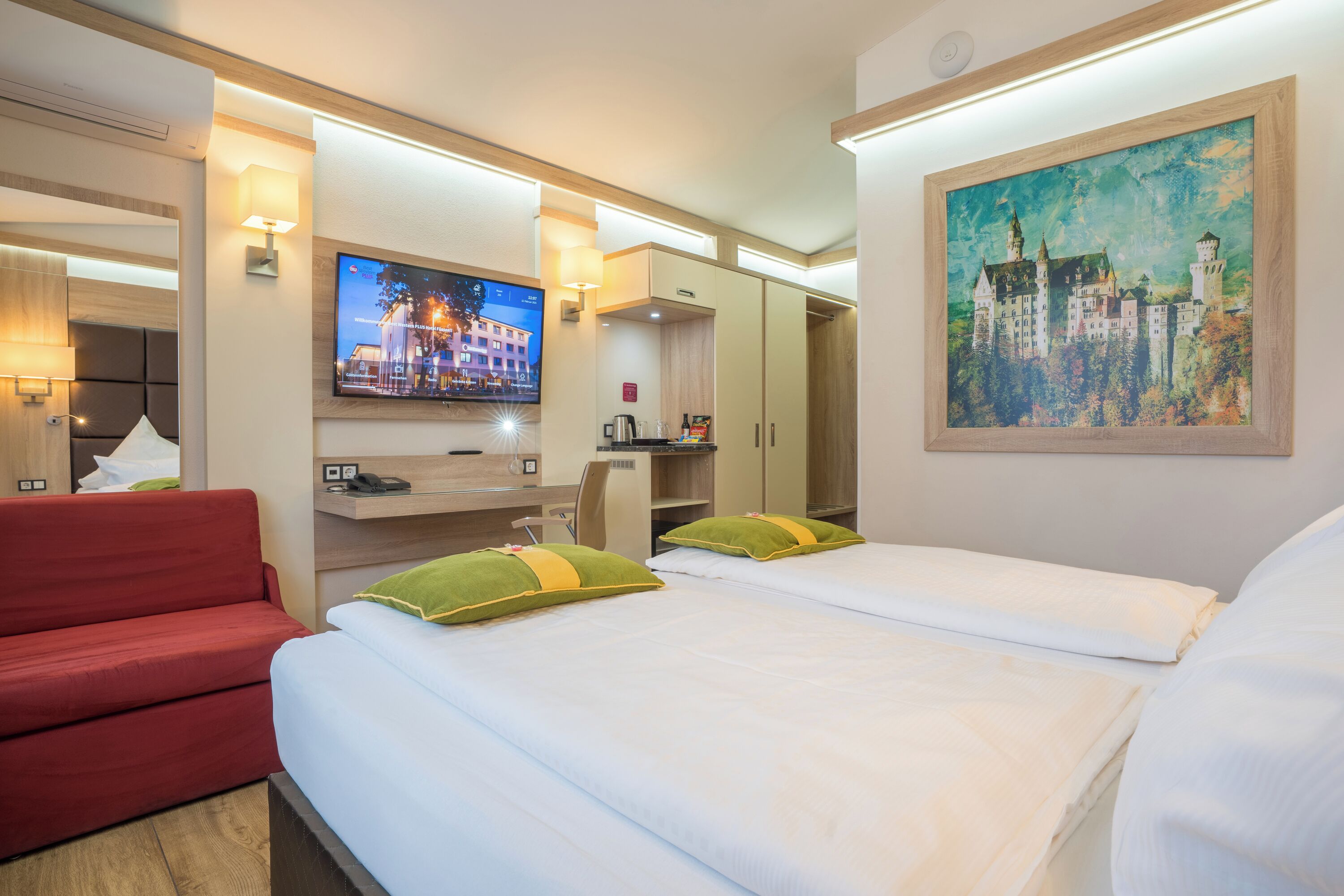 Chambre Confort, 2 lits une place (with Sofabed)