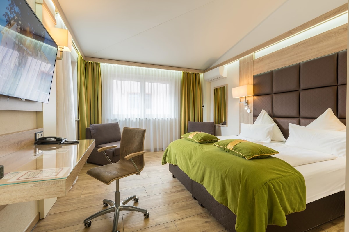 1 chambre, literie hypoallergénique, couette en duvet d'oie, minibar