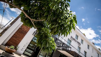 Fachada da propriedade