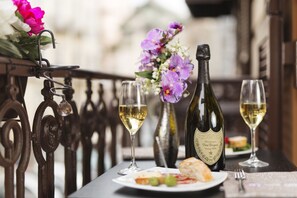 Standard Double Room | Terrace/patio - Hotel Nunù (Naples)