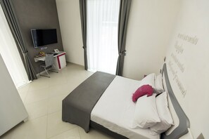 1 bedroom, premium bedding, down comforters, minibar - Hotel Nunù (Naples)
