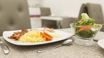 Free daily buffet breakfast