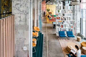 Sala de estar en el lobby