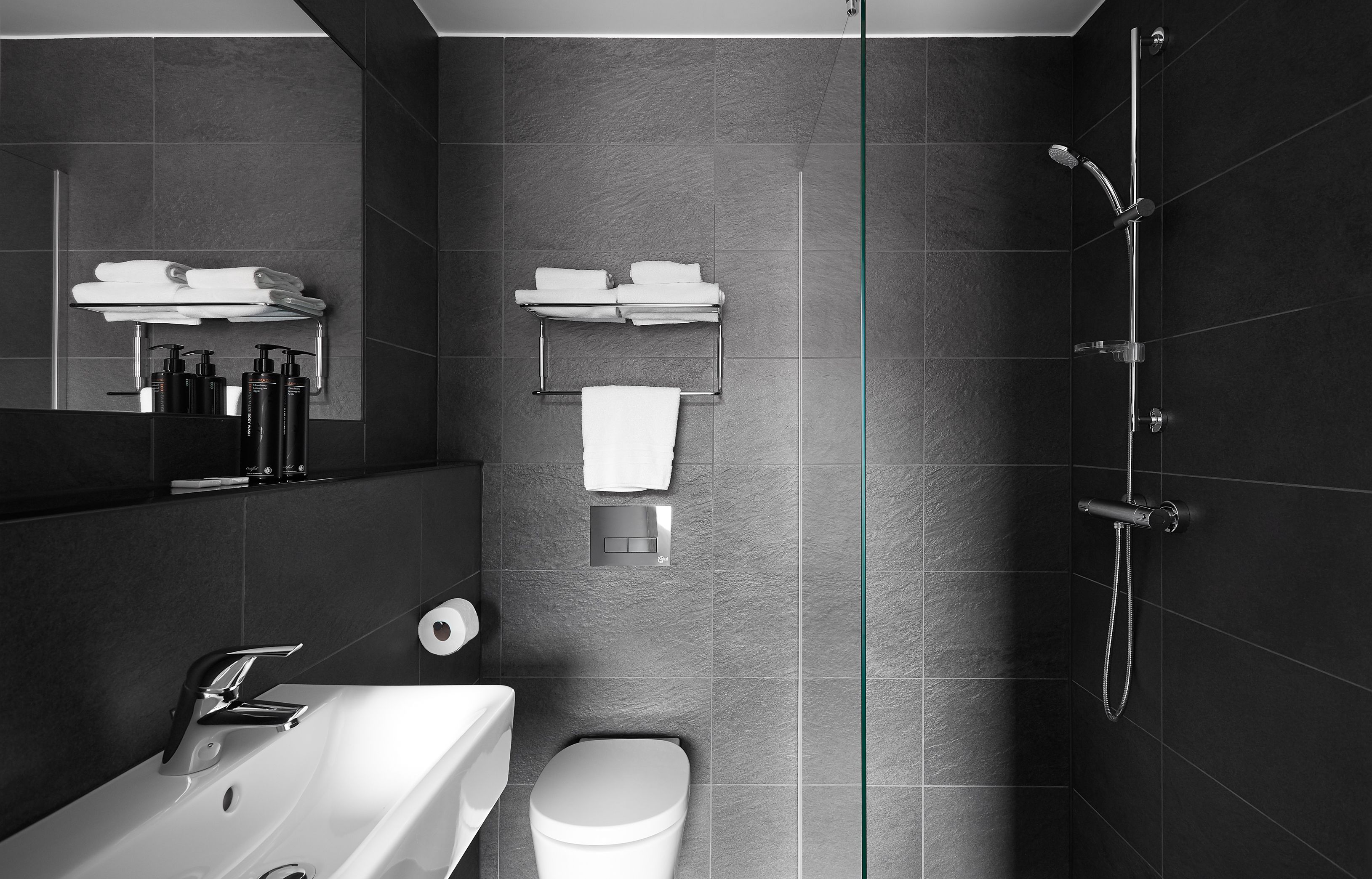 shower, free toiletries, towels