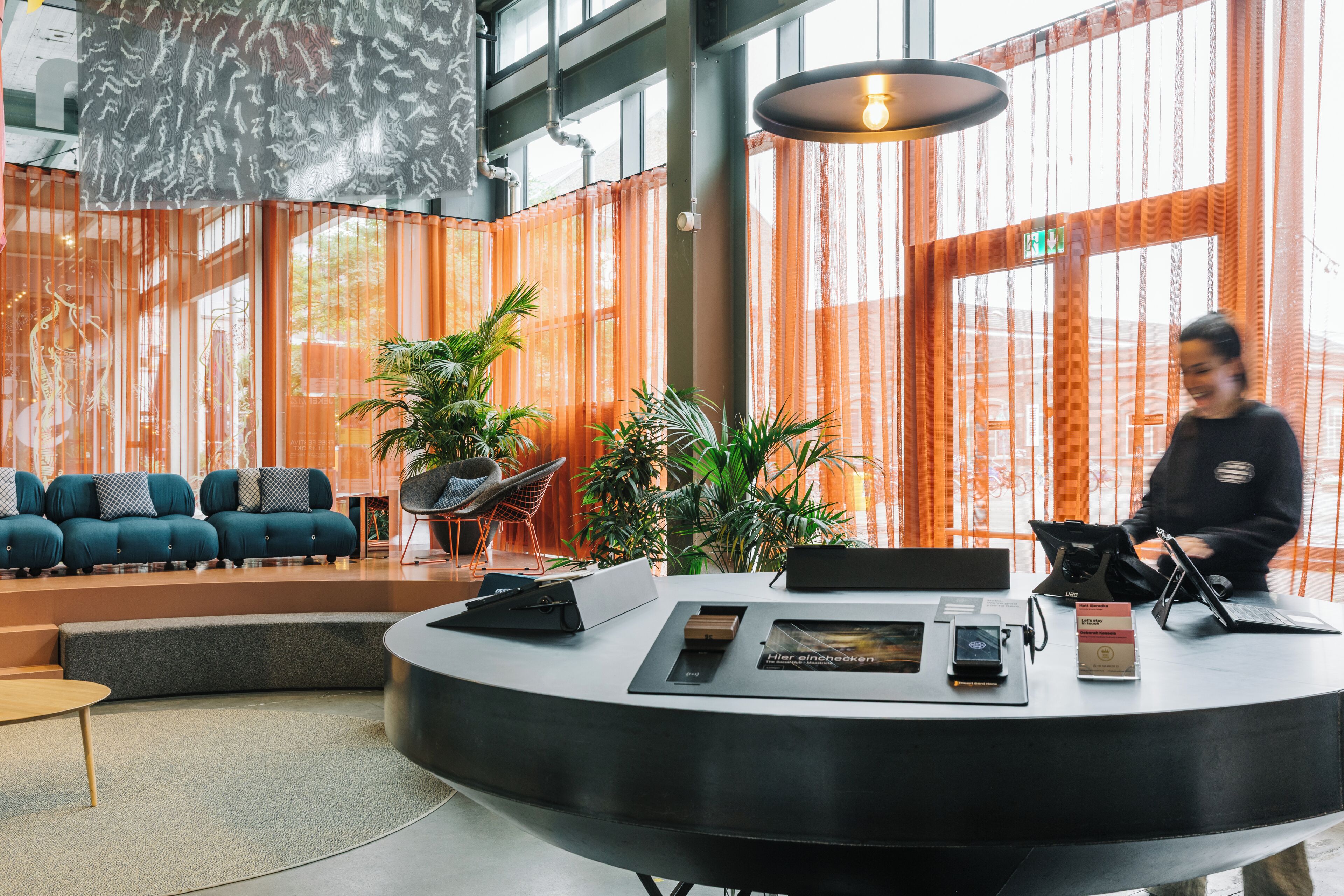 入住/退房自助服务终端