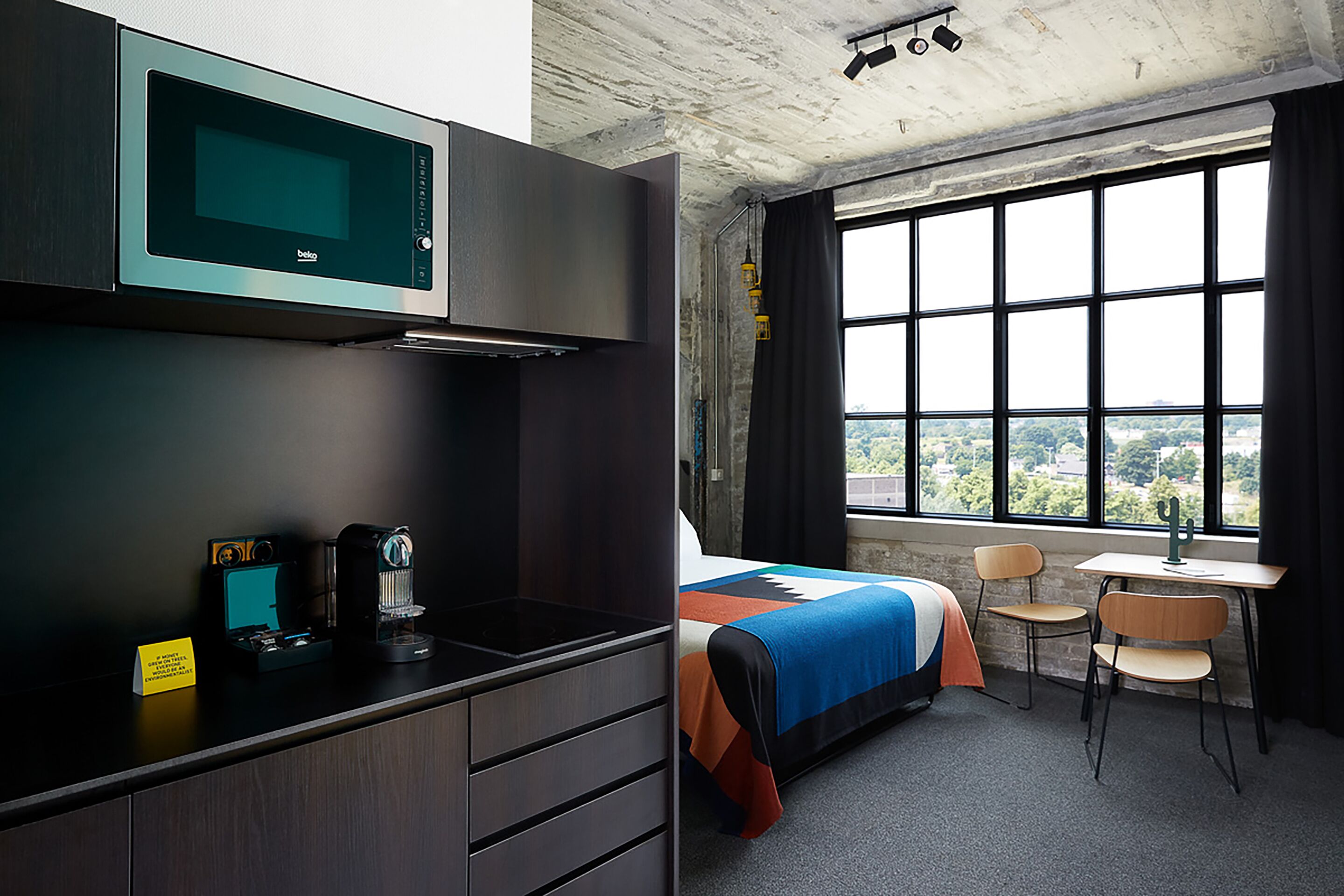 deluxe studio | private kitchenette