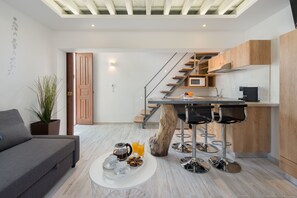 Suite (Aqua Marine) | Living area | Flat-screen TV - Lindos Citrin Suites (Rhodes)