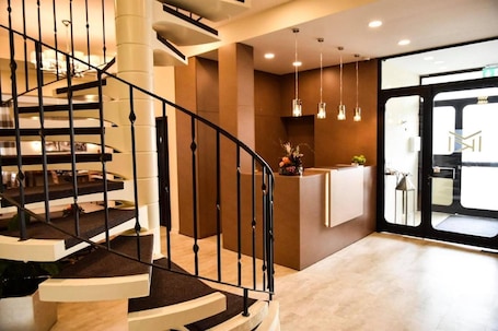 Lobby. Martins Klause Airport Messe Hotel