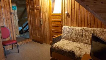 Apartment, 2 Bedrooms, Mountain View | Minibar, soundproofing, free WiFi, bed sheets