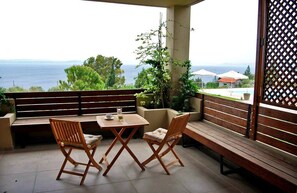 Terrace/patio - Astrolabe Hotel (Mantoudi-Limni-Agia Anna)