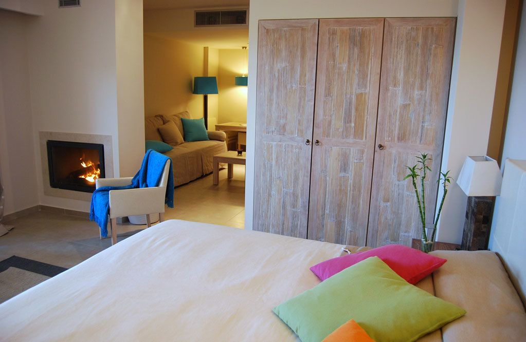 Familie studio, uitzicht op zee | Een kluis op de kamer, een bureau, geluiddichte muren, gratis babybedden