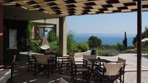 Unclassified image, 3 of 35, button - Astrolabe Hotel (Mantoudi-Limni-Agia Anna)