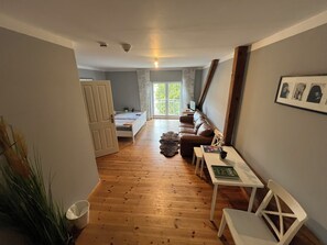 Classic Double Room | Desk, free wired internet, bed sheets - Bett4you Weidenhof (Pinneberg)