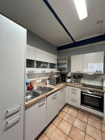 Basic Double Room | Shared kitchen