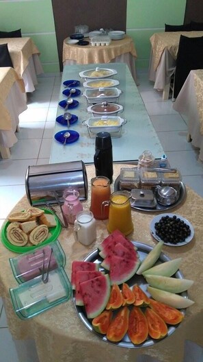 Free daily buffet breakfast