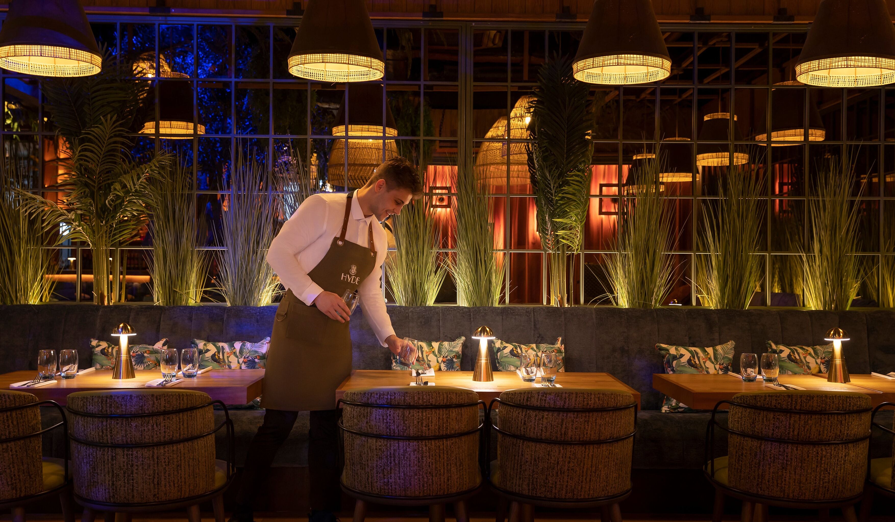 breakfast, lunch and dinner served