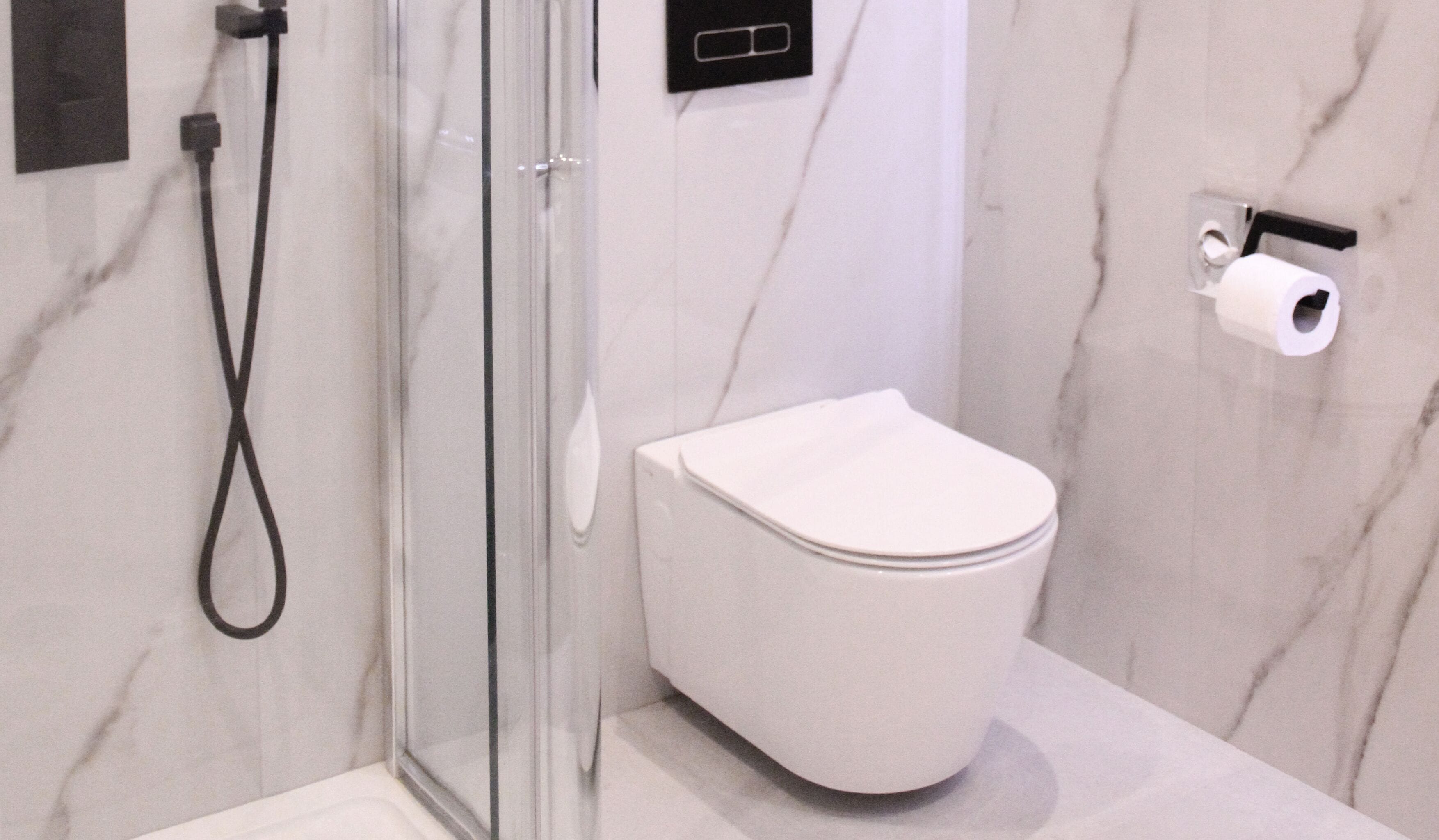 eco-friendly toiletries, hair dryer, towels