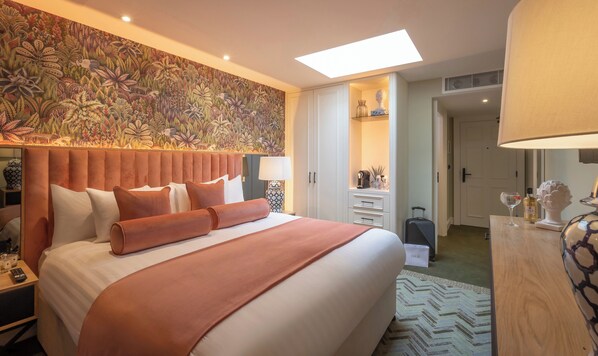 In-room safe, iron/ironing board, free WiFi, bed sheets