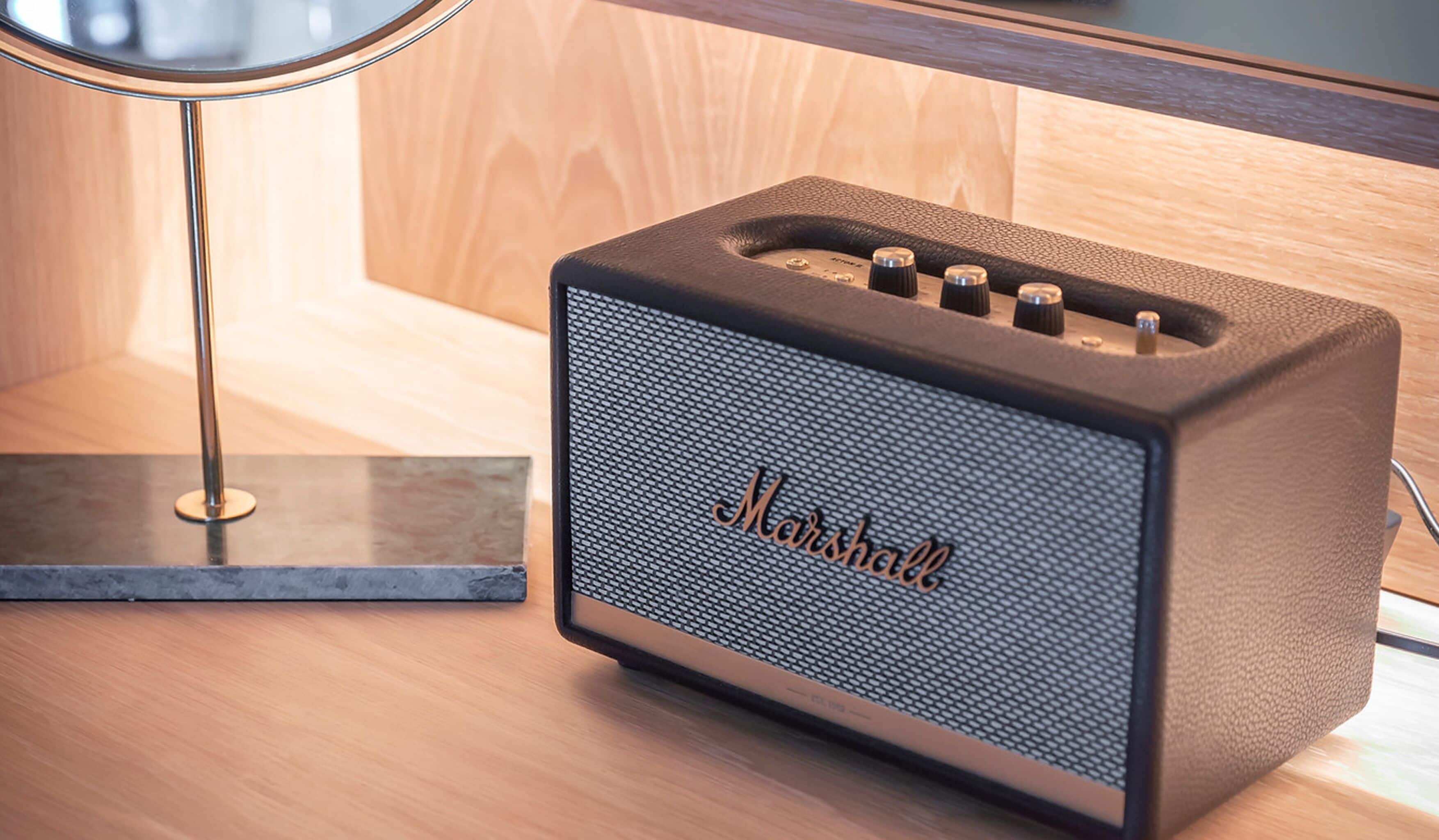 deluxe studio suite | in-room safe, iron/ironing board, free wifi, bed sheets