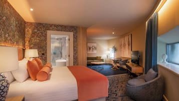 Jekyll & Hyde 2-bedroom Suite | In-room safe, iron/ironing board, free WiFi, bed sheets