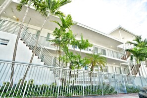 ด้านหน้าที่พัก