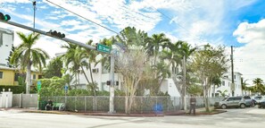 ด้านหน้าที่พัก