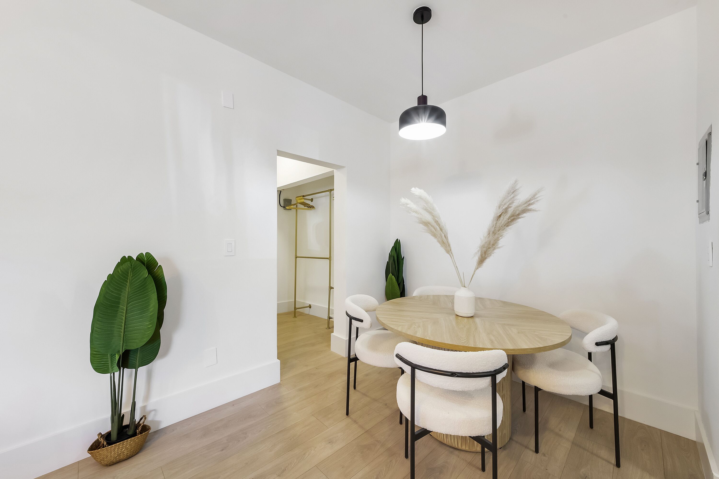 Deluxe Apartment, 2 Bedrooms, Kitchen | Living area