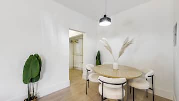 Deluxe Apartment, 2 Bedrooms, Kitchen | Living area