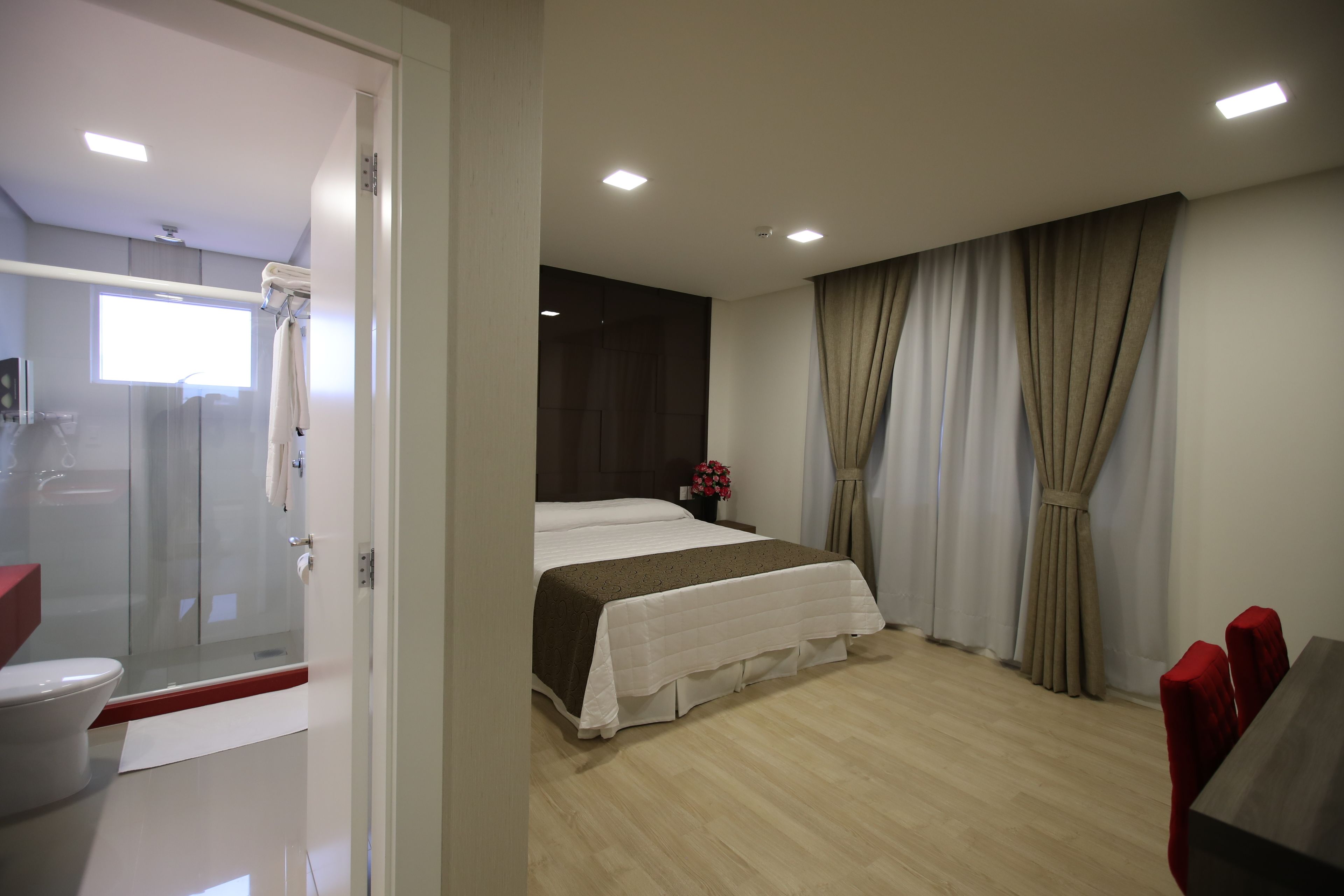 deluxe room (apartamento luxo) | 1 bedroom, premium bedding, minibar, in-room safe