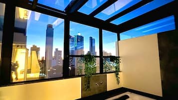 Premium bedding, minibar, in-room safe, desk