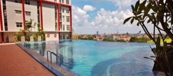 Hotel Gunawangsa MERR