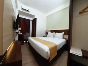 Minibar, caixa forta a l'habitació, escriptori i wifi gratuïta