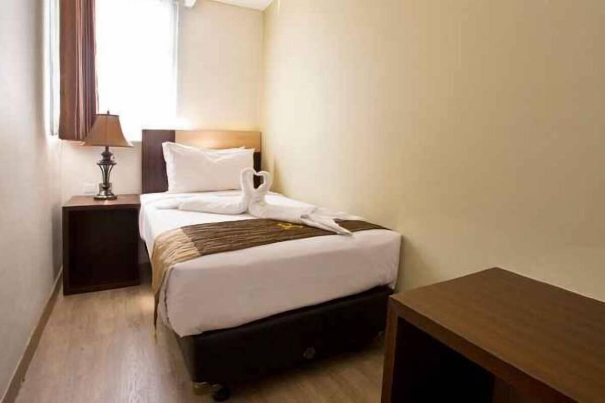 Minibar, in-room safe, desk, free WiFi