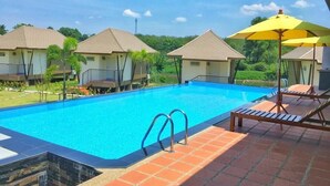 Kolam renang outdoor