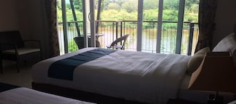 Tipparika Riverview Hotel