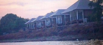 Tipparika Riverview Hotel