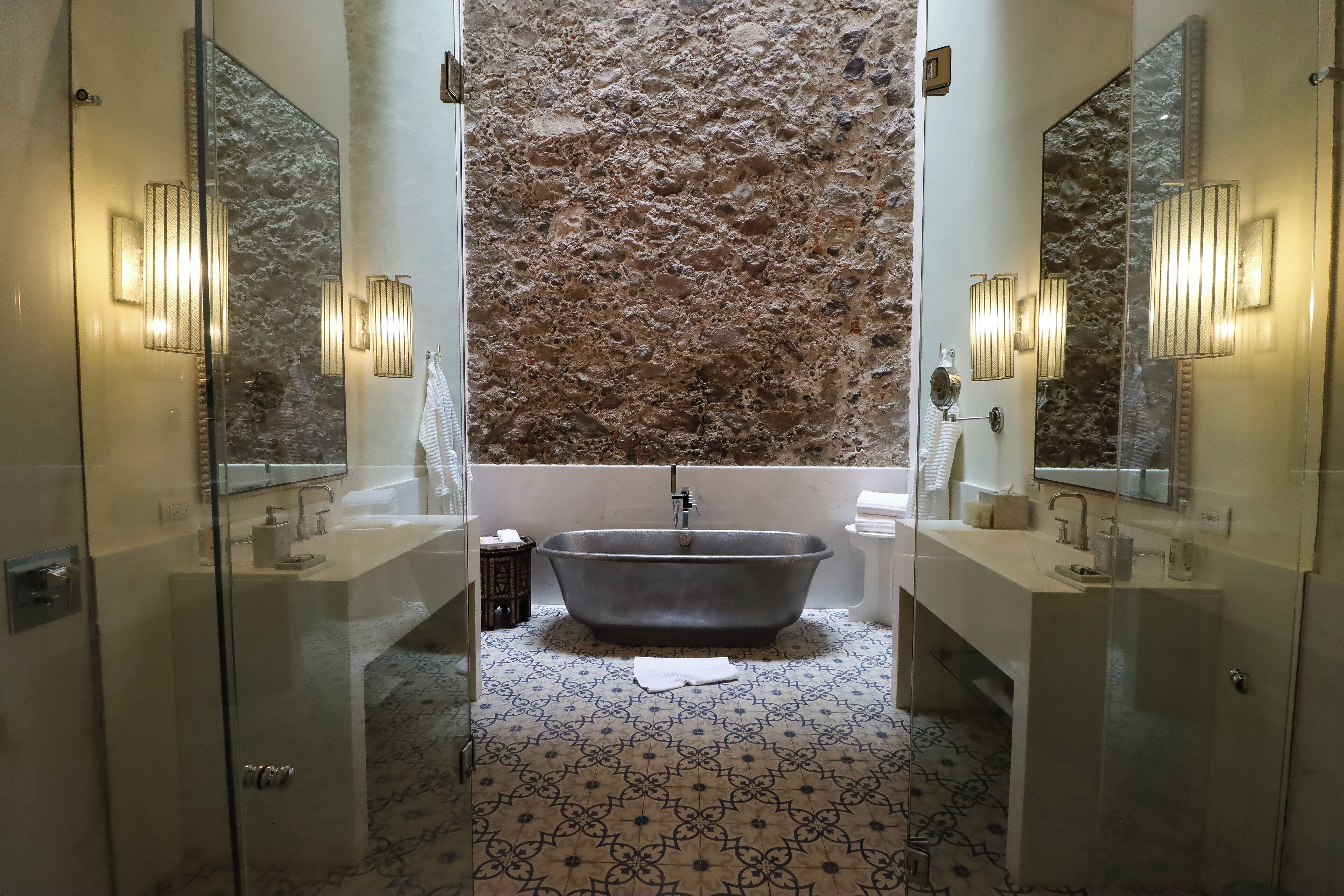 Grand Suite, 1 King Bed | Bathroom | Shower, rainfall showerhead, free toiletries, hair dryer