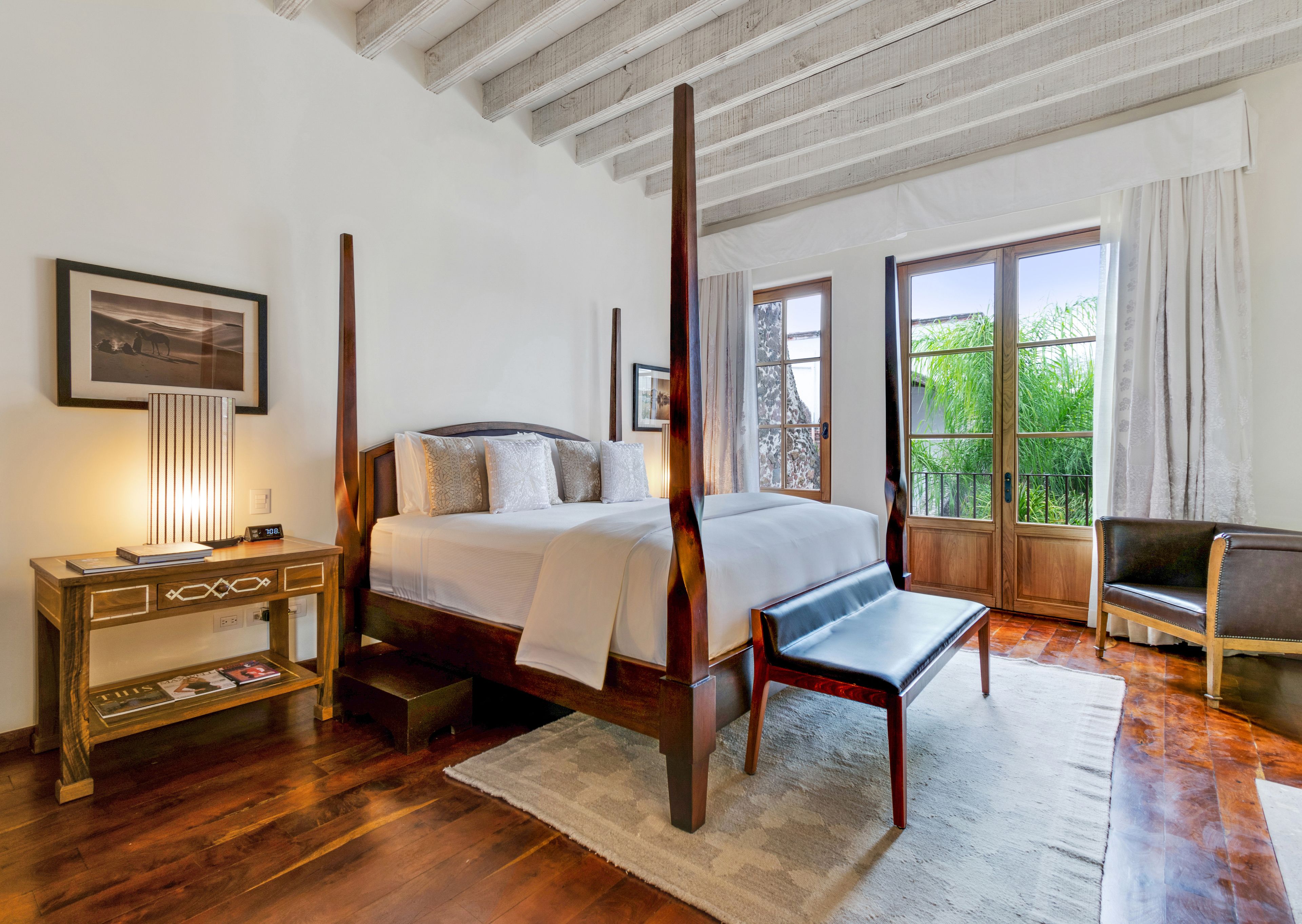 signature suite, 1 king bed | premium bedding, minibar, in-room safe, desk