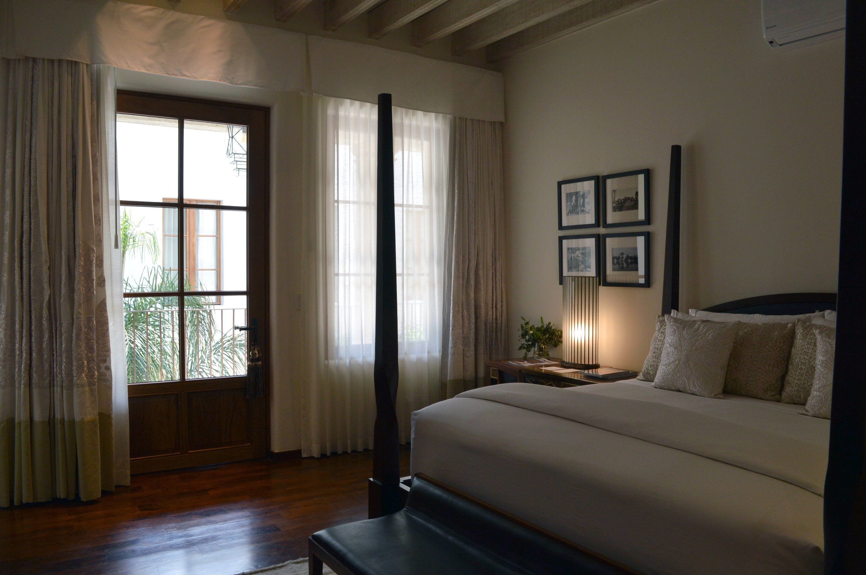 signature suite, 1 king bed | premium bedding, minibar, in-room safe, desk