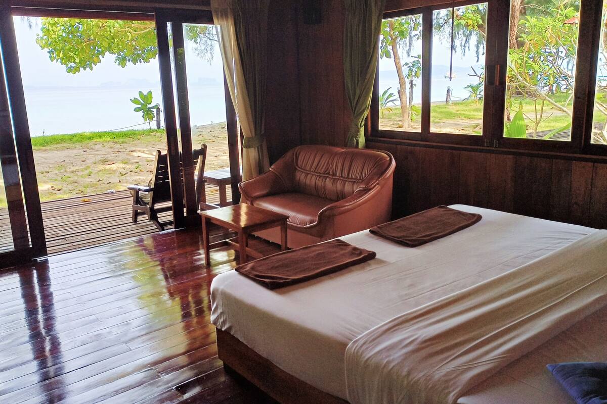 Beach Front Cottage | 床單