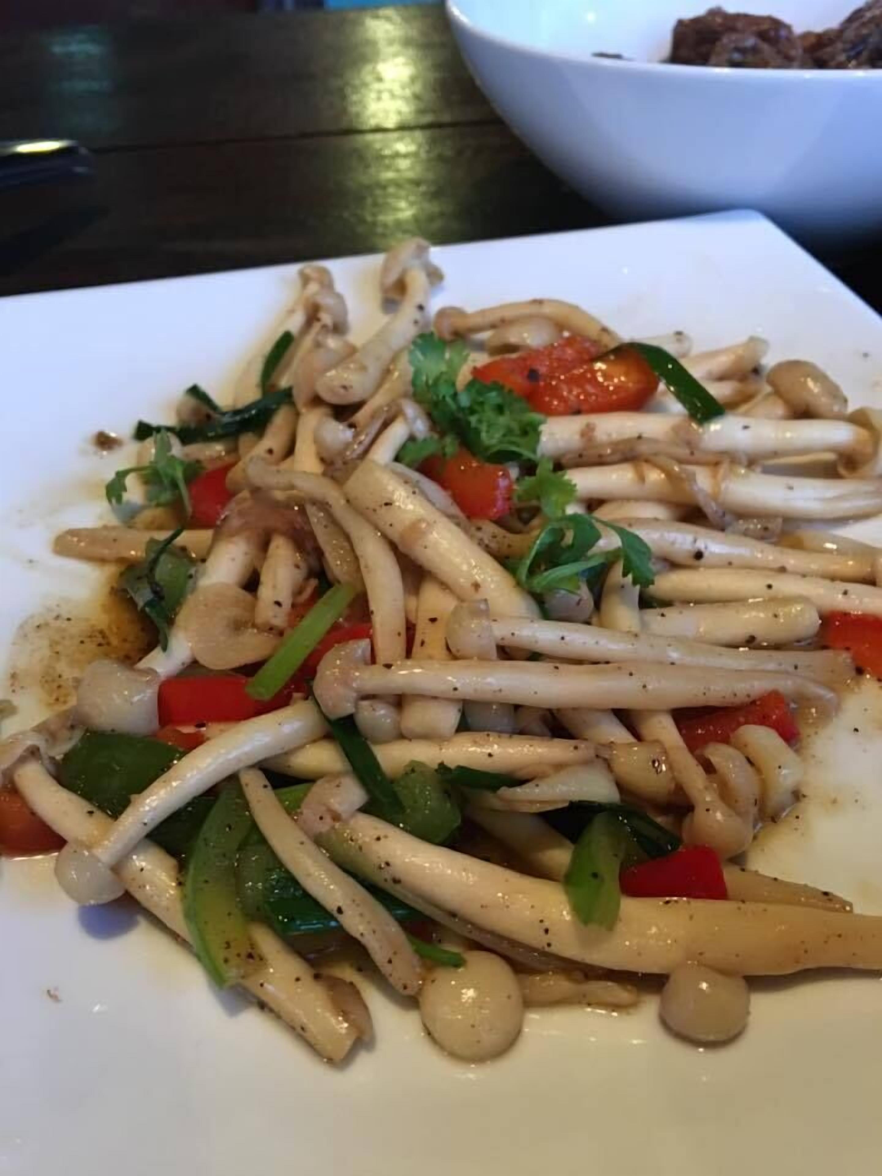 餐饮