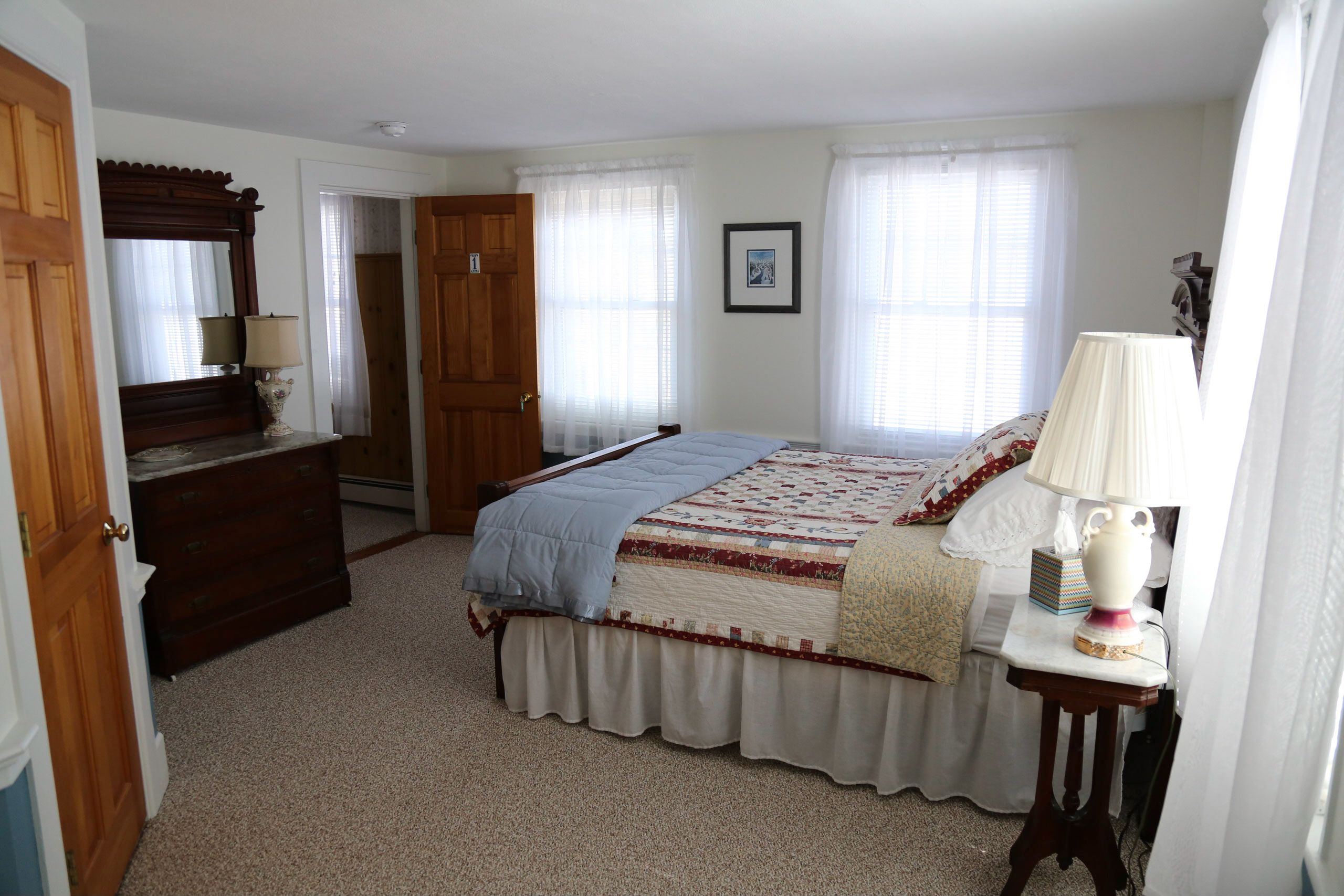 Room, 1 Queen Bed, Lake View (#1, No children under 6 allowed) | Free WiFi