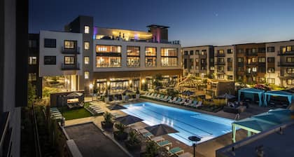 Global Luxury Suites in Menlo Park