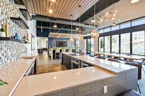 Bar (on property) - Global Luxury Suites in Menlo Park (Menlo Park)