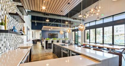 Global Luxury Suites in Menlo Park